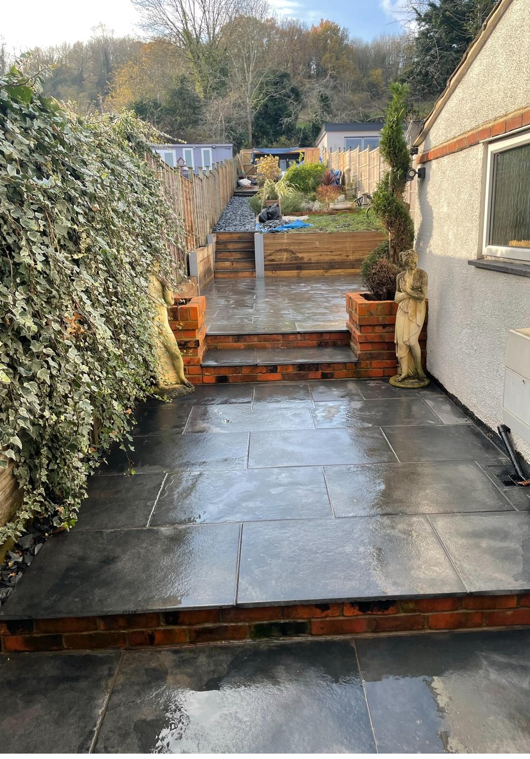 Garden%20with%20grass-like%20carpet