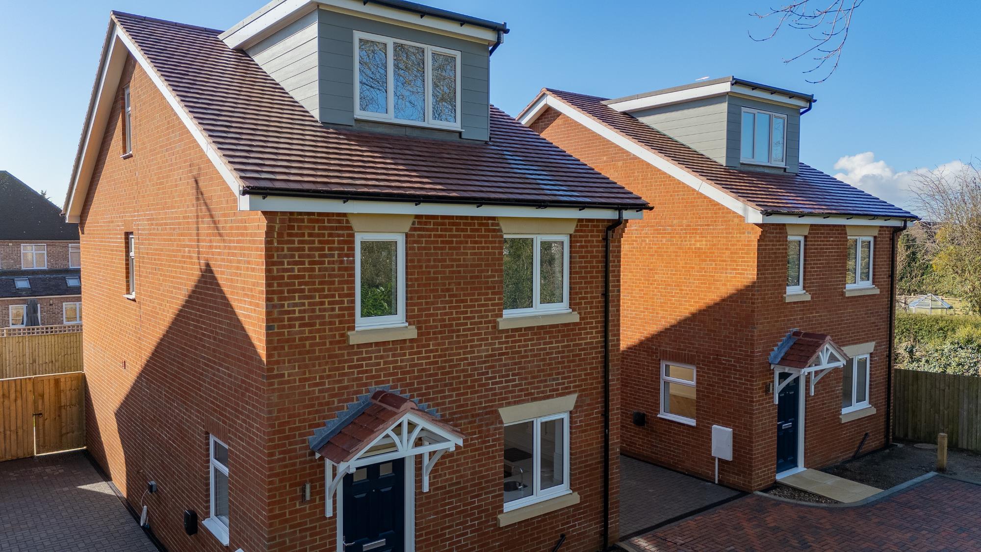 New Development - Three Detached Family Homes